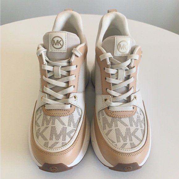 Mickey Color-Block Logo and Mesh Trainer - Picture 2 of 3